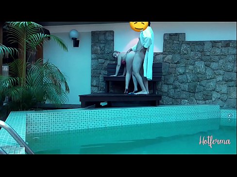 ❤️ El cap convida la criada a la piscina, però no va poder resistir-se a una calor ❤️ Porno al porno ca.porngipfy.ru